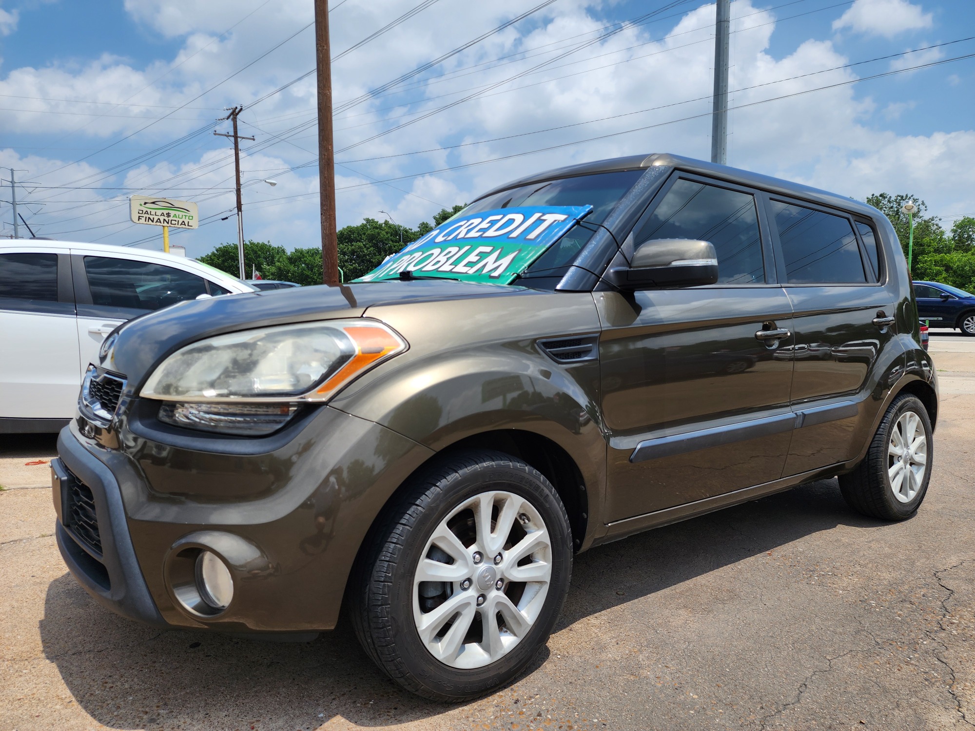 2012 BROWN Kia Soul ! (KNDJT2A67C7) with an 2.0L L4 DOHC 16V engine, AUTO transmission, located at 2660 S.Garland Avenue, Garland, TX, 75041, (469) 298-3118, 32.885387, -96.656776 - Welcome to DallasAutos4Less, one of the Premier BUY HERE PAY HERE Dealers in the North Dallas Area. We specialize in financing to people with NO CREDIT or BAD CREDIT. We need proof of income, proof of residence, and a ID. Come buy your new car from us today!! This is a very well cared for 201 - Photo #6